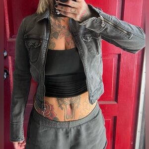 Vintage Levi’s black jean jacket